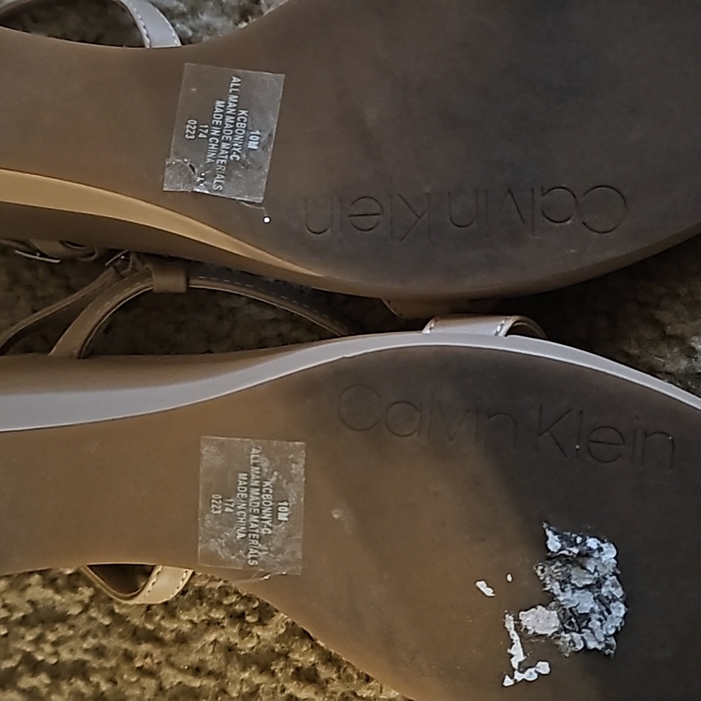 Shoe. Calvin Klein, size 10M - Picture 4 of 5